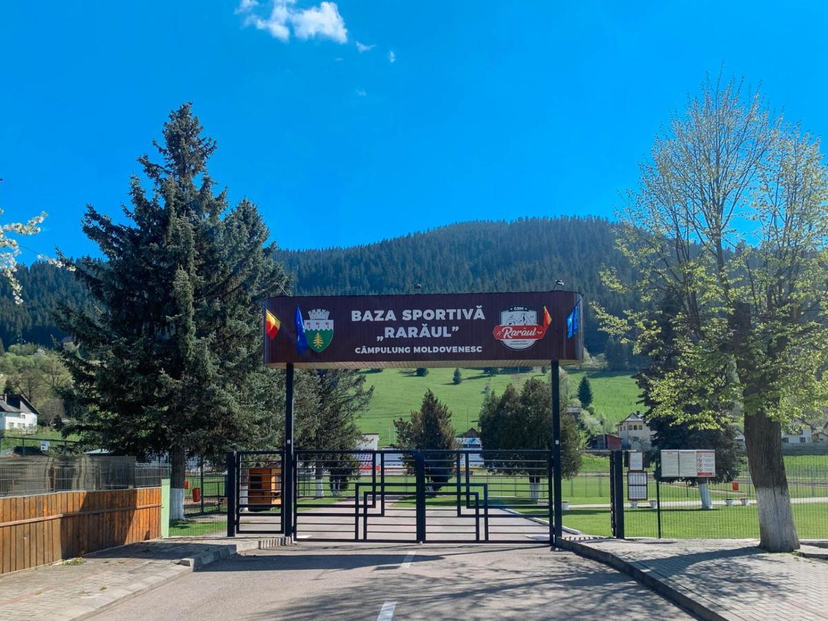 Vila Stadion Campulung Moldovenesc Bagian luar foto